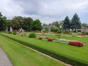 Ogród przed Pałacem w Kozłówce