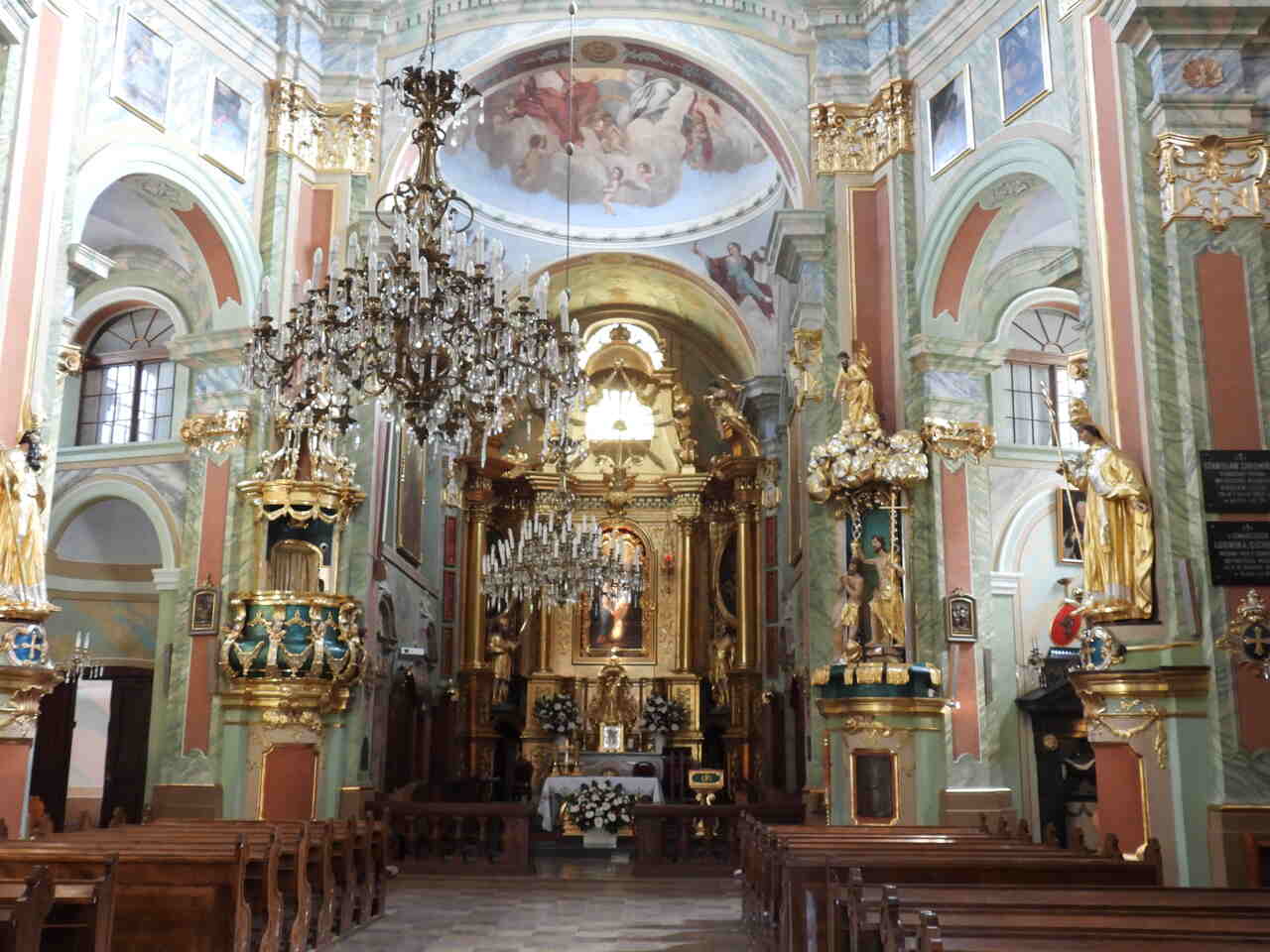 Wnętrze kościoła św. Anny