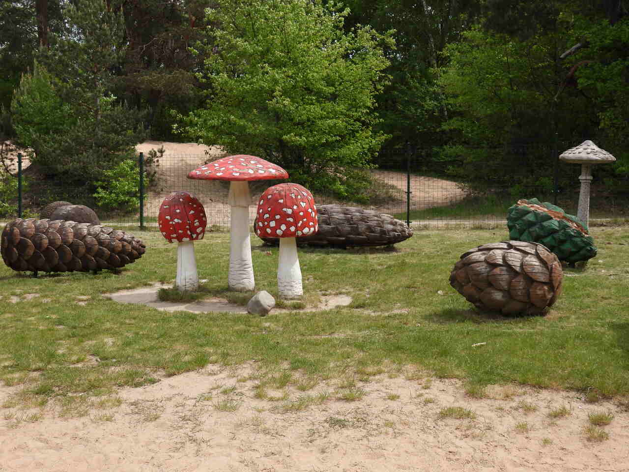 Łuków plac zabaw w Klimkach