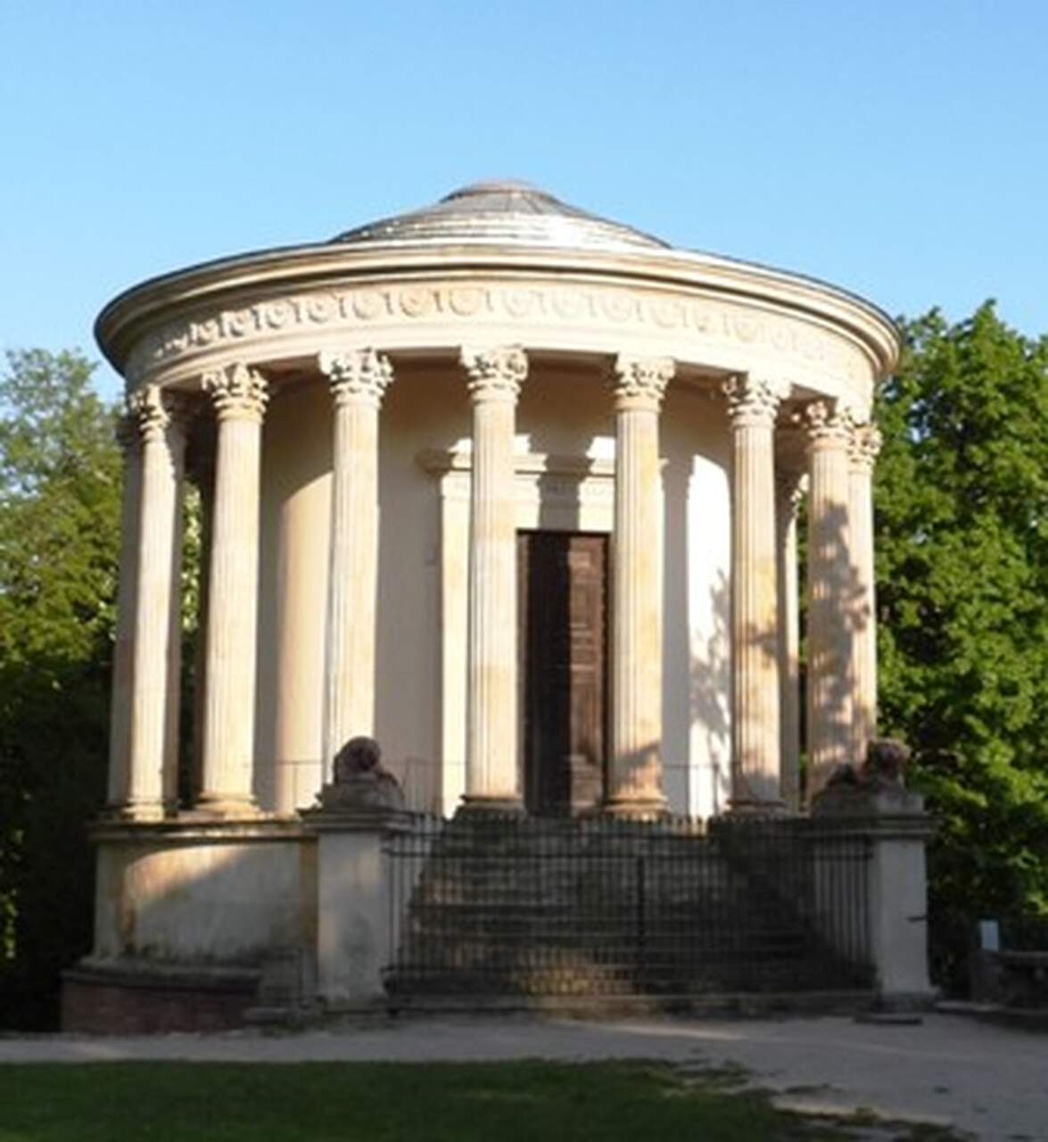 Świątynia Sybilli w parku